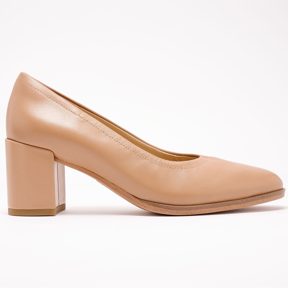 Clarks Artisan Leather Pumps Freva55 Court Praline Leather, Nude, size 9.5 W - Picture 5 of 7